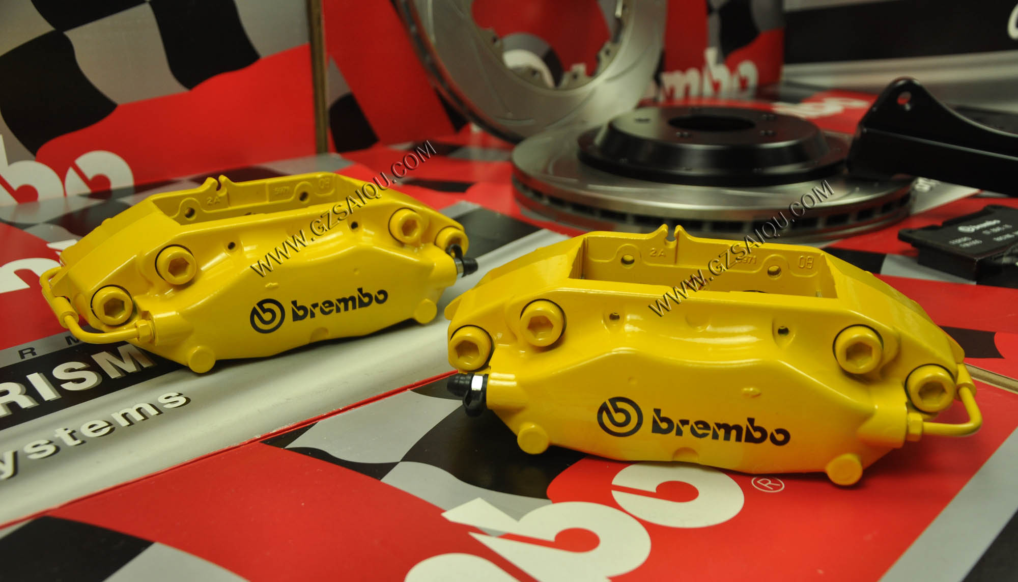 Brembo四活塞卡钳