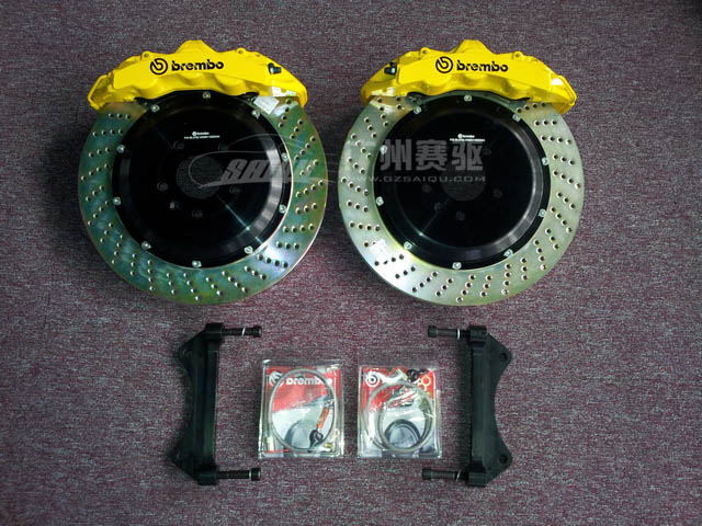 brembo刹车套装安装在奥迪Q5