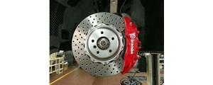 宝马X5改装brembo前六后四刹车卡钳